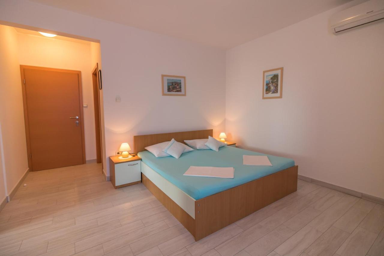 Katarina Apartments Раб Экстерьер фото
