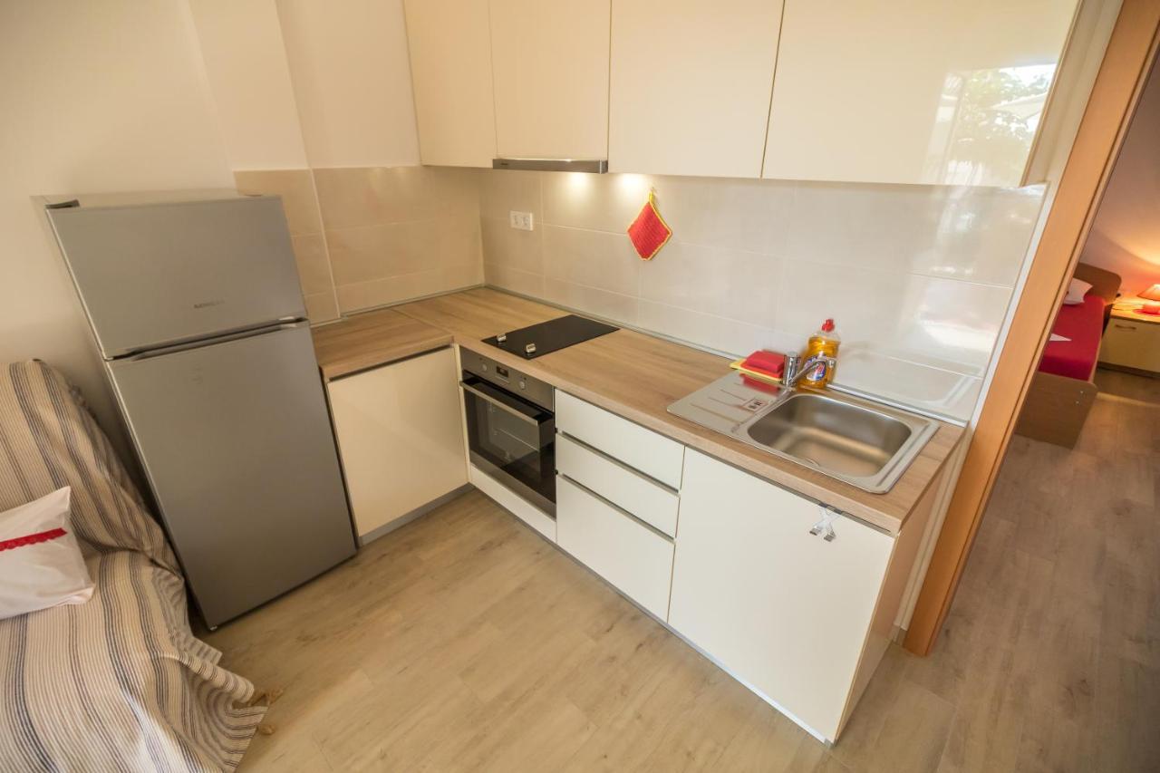 Katarina Apartments Раб Экстерьер фото