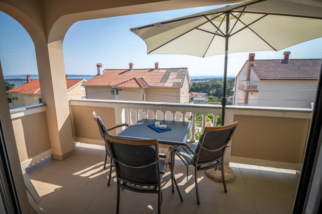 Katarina Apartments Раб Экстерьер фото