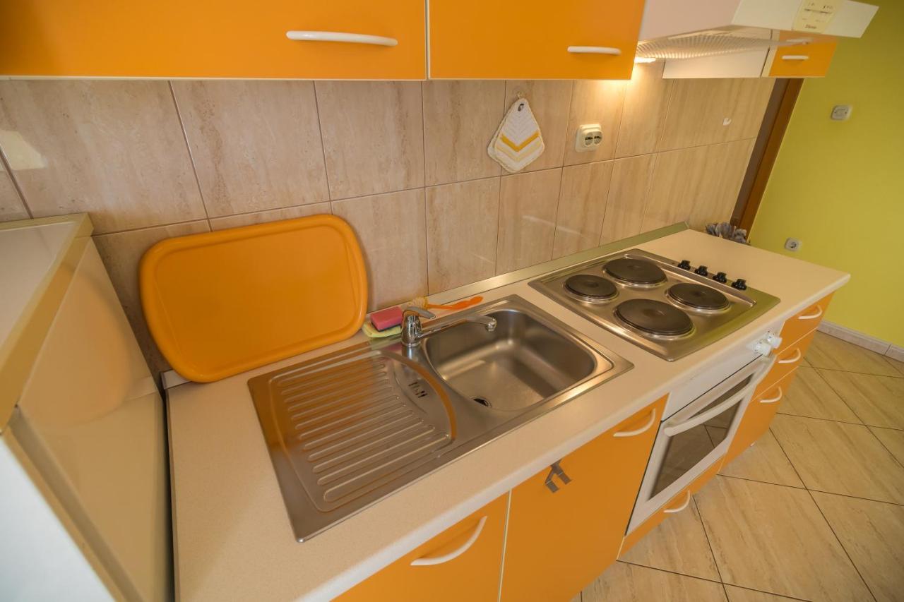 Katarina Apartments Раб Экстерьер фото