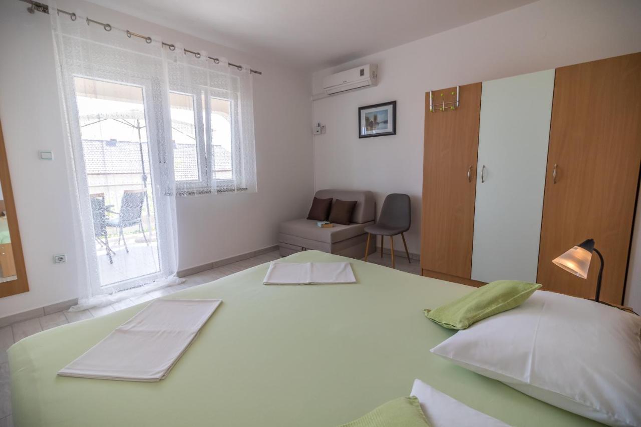 Katarina Apartments Раб Экстерьер фото