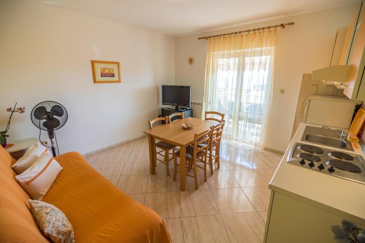 Katarina Apartments Раб Экстерьер фото